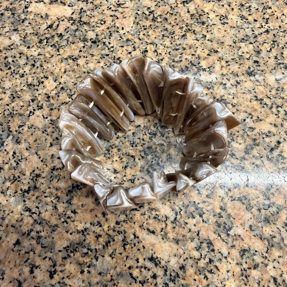 VTG White Mother Of Pearl Shell Wide Cuff Bracelet Womens Stretch Beach Boho